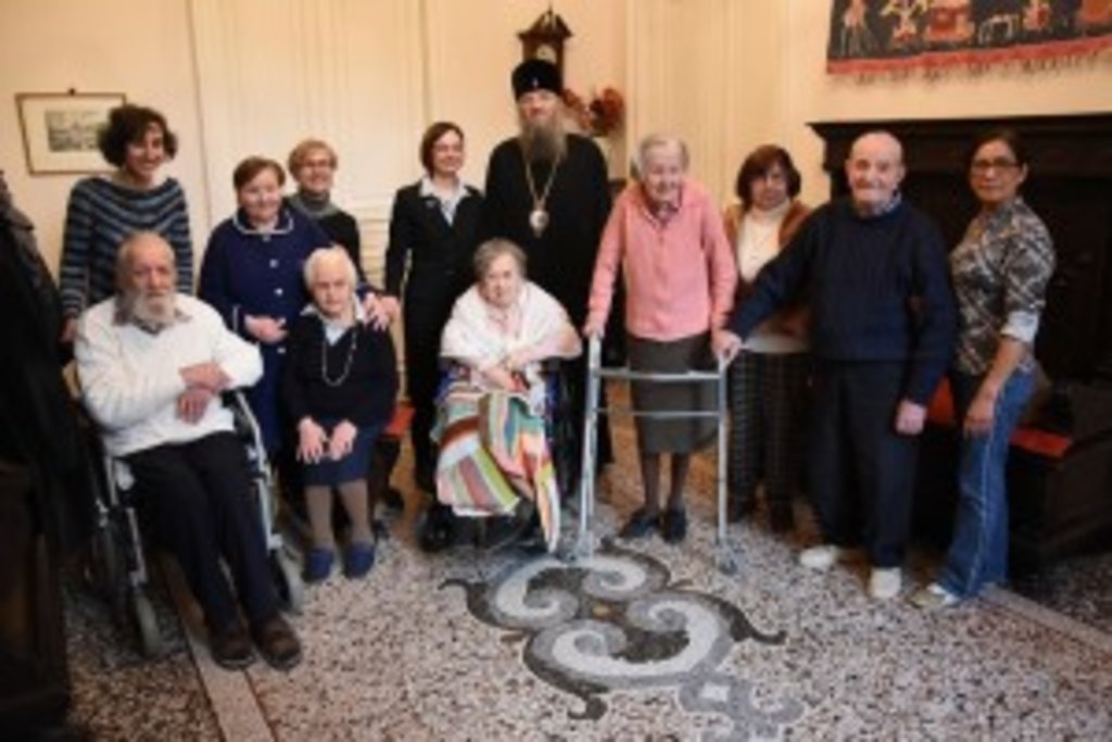 По закінченні виступу архієпископ Лука відвідав будинок для людей літнього віку