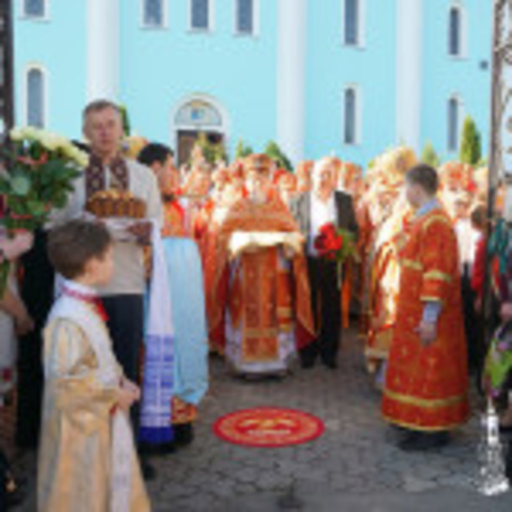 10 травня, у день пам’яті Всіх святих землі Волинської та 20-річчя утворення Володимир-Волинської єпархії, Блаженніший Митрополит Київський і всієї України Онуфрій звершив Божественну літургію в Успенському кафедральному соборі Володимир-Волинського