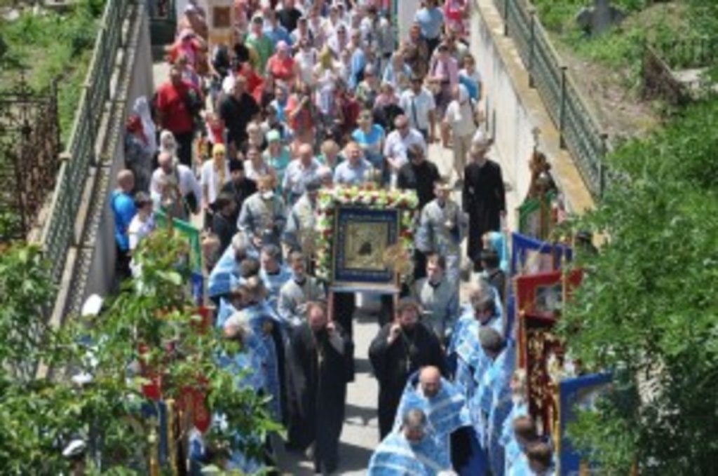 22 червня 2016 року вулицями Херсона пройшов традиційний хресний хід з Касперівської іконою Божої Матері, яка з понеділка перебувала в Свято-Духівському кафедральному соборі