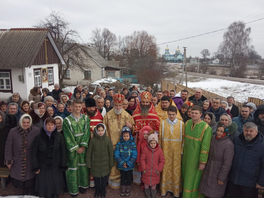 Община в селе. Село Рыжаны Украина. Раскол церкви на Украине 2020. Село Листвин Овручского района Житомирской области. Украинское село 2020 год.