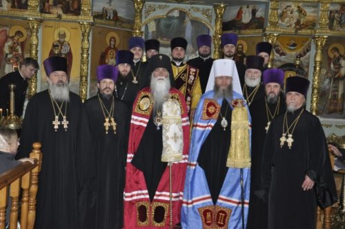 В кафедральном соборе г. Ровеньки представлен новый управляющий Ровеньковской епархией архиепископ Аркадий