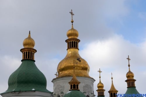 Сильний вітер зірвав хрест із купола Софійського собору у Києві
