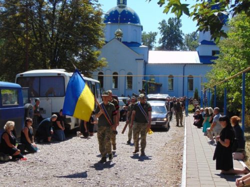 Священники Української Православної Церкви відспівали загиблих Захисників України