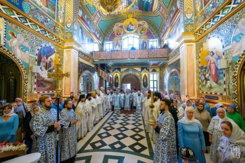 У свято Різдва Пресвятої Богородиці Предстоятель очолив Божественну літургію у Києво-Печерській Лаврі (+відео)