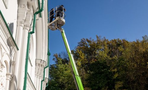 У Святогірській лаврі розповіли про руйнування, які відбулися у результаті ранкового обстрілу