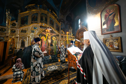 Предстоятель прочитал третью часть покаянного канона во Флоровском монастыре Киева