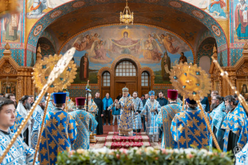 Блаженніший Митрополит Онуфрій очолив утреню з акафістом Богоматері у Феофанії