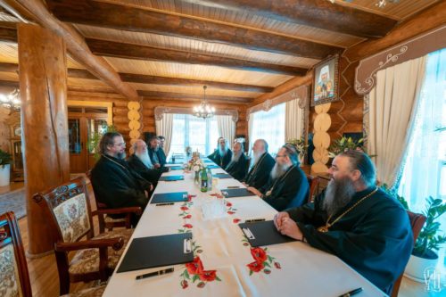 Відбулася зустріч делегації Православної Церкви в Америці з членами Священного Синоду УПЦ