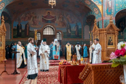 Предстоятель совершил заупокойное богослужение в день десятой годовщины упокоения Блаженнейшего Митрополита Владимира